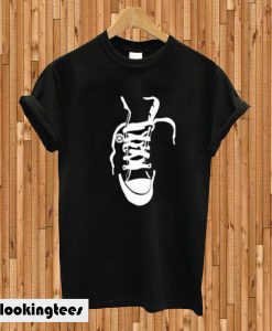 Sepatu T-shirt